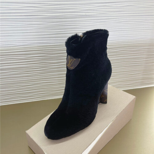 High Quality Luxury Louis Vuitton Rabbit Fur Ankle Boots – Style 91875 product detail