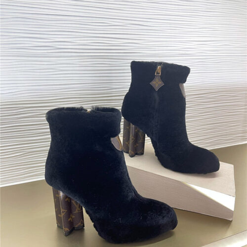 High Quality Luxury Louis Vuitton Rabbit Fur Ankle Boots – Style 91875 product detail