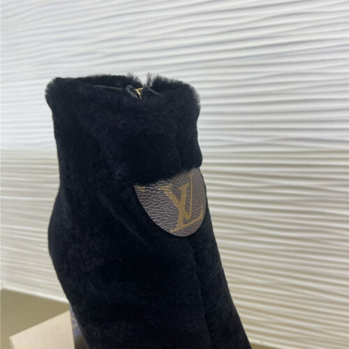 High Quality Luxury Louis Vuitton Rabbit Fur Ankle Boots – Style 91875 product detail