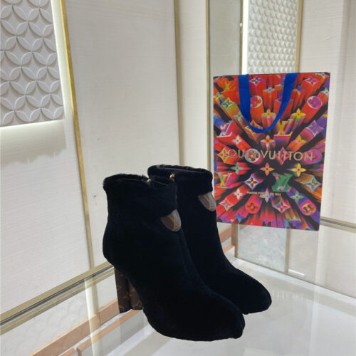 High Quality Luxury Louis Vuitton Rabbit Fur Ankle Boots – Style 91875