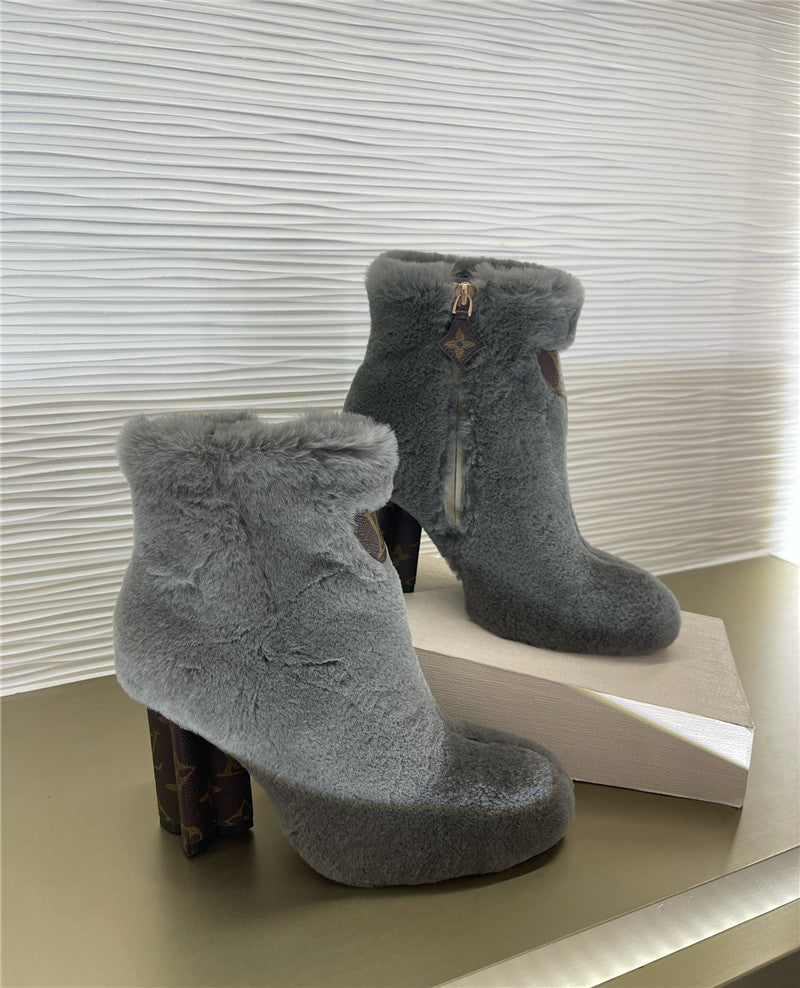 High Quality Luxury Louis Vuitton Rabbit Fur Ankle Boots – Style 36515 product detail