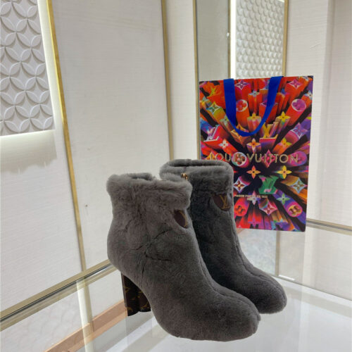 High Quality Luxury Louis Vuitton Rabbit Fur Ankle Boots – Style 36515