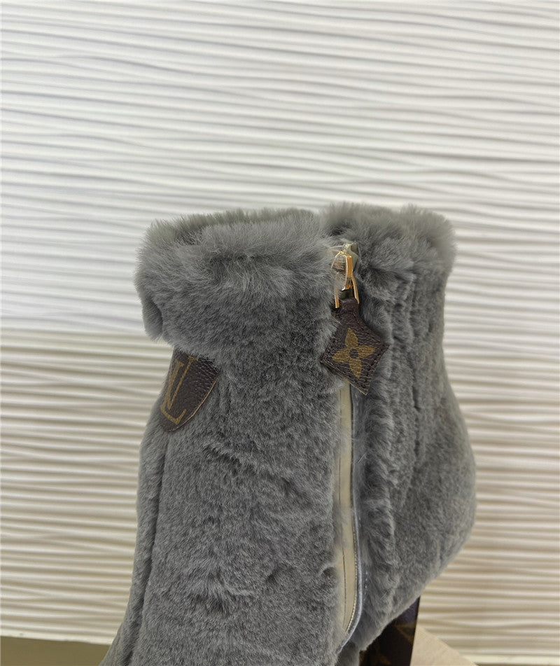 High Quality Luxury Louis Vuitton Rabbit Fur Ankle Boots – Style 36515 product detail
