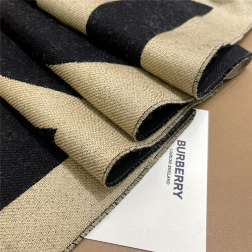 High Quality Luxury Burberry Wool Jacquard Scarf product detail