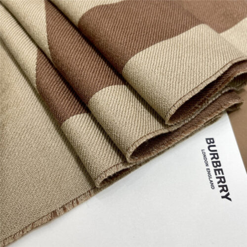 High Quality Luxury Burberry Wool Jacquard Scarf – Style 24653 product detail