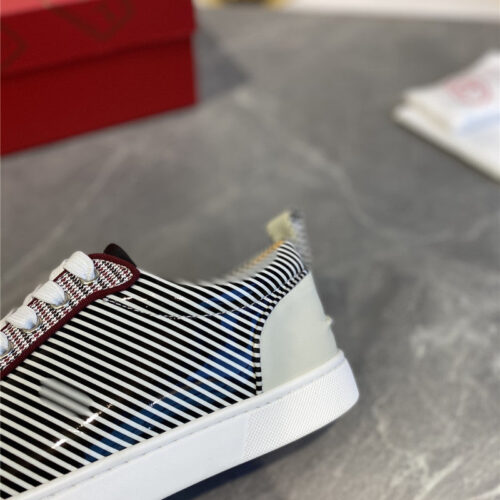 High Quality Luxury Christian Louboutin Louis Junior Spikes Sneakers product detail