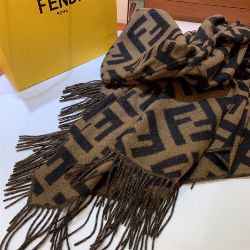 High Quality Luxury Fendi FF Classic Pattern Cashmere Cloak product detail