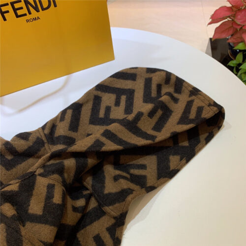 High Quality Luxury Fendi FF Classic Pattern Cashmere Cloak product detail