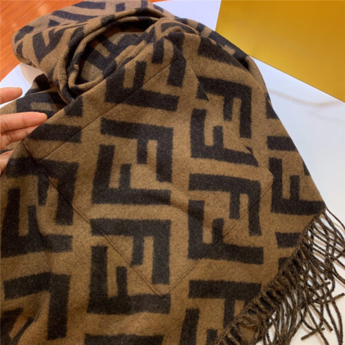High Quality Luxury Fendi FF Classic Pattern Cashmere Cloak product detail