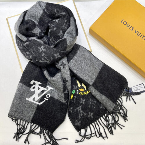 High Quality Luxury Louis Vuitton Cashmere Shawl alternate view