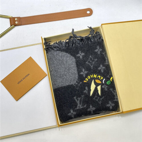 High Quality Luxury Louis Vuitton Cashmere Shawl product detail