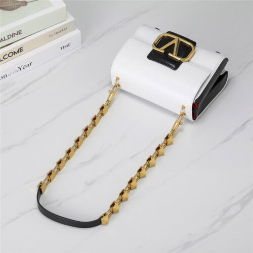 High Quality Luxury Valentino Garavani Stud Sign Shoulder Bag product detail
