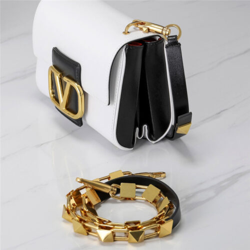 High Quality Luxury Valentino Garavani Stud Sign Shoulder Bag product detail