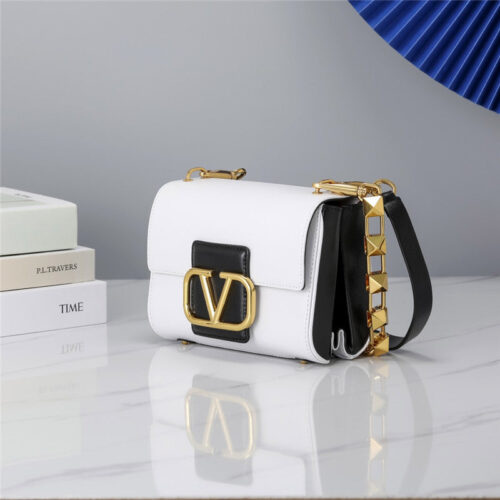 High Quality Luxury Valentino Garavani Stud Sign Shoulder Bag product detail