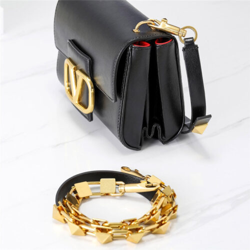 High Quality Luxury Valentino Garavani Stud Sign Shoulder Bag – Style 03732 product detail