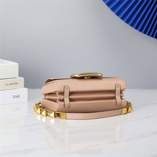 High Quality Luxury Valentino Garavani Stud Sign Shoulder Bag – Style 03731 product detail