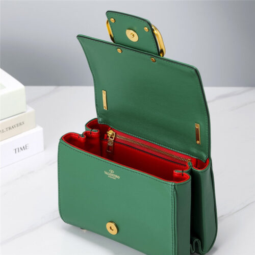 High Quality Luxury Valentino Garavani Stud Sign Shoulder Bag – Style 03729 product detail