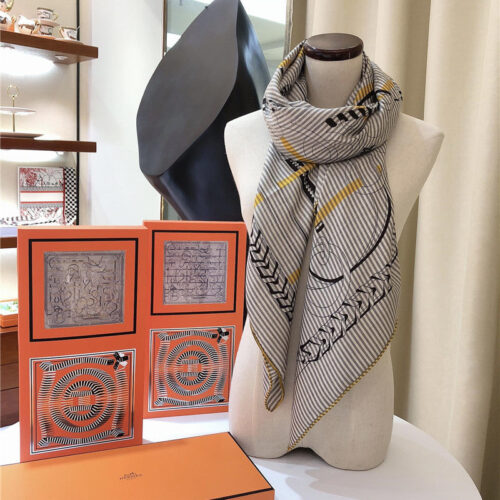 High Quality Luxury Hermes Cashmere Silk Shawl Scarf alternate view
