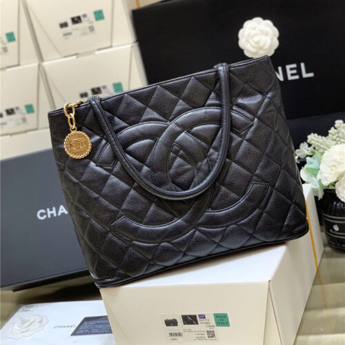 High Quality Luxury Chanel Vintage Caviar Medallion Tote Bag product detail