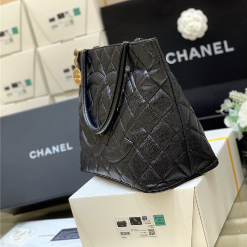 High Quality Luxury Chanel Vintage Caviar Medallion Tote Bag product detail