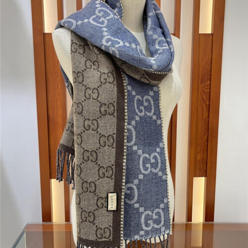High Quality Luxury Gucci GG Fringed Knit Scarf alternate view