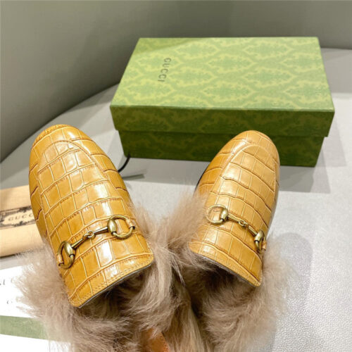 High Quality Luxury Gucci Classic Wool Slippers – Style 70771 product detail