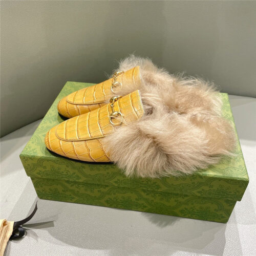 High Quality Luxury Gucci Classic Wool Slippers – Style 70771 product detail
