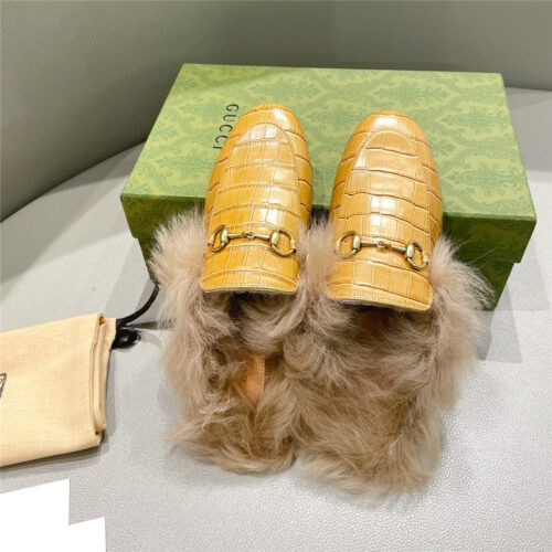 High Quality Luxury Gucci Classic Wool Slippers – Style 70771 product detail