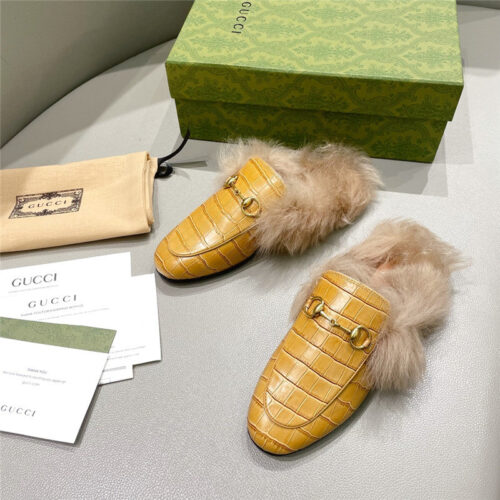 High Quality Luxury Gucci Classic Wool Slippers – Style 70771 alternate view