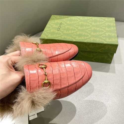 High Quality Luxury Gucci Classic Wool Slippers – Style 38003 product detail