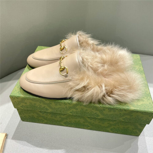 High Quality Luxury Gucci Classic Wool Slippers – Style 72467 alternate view