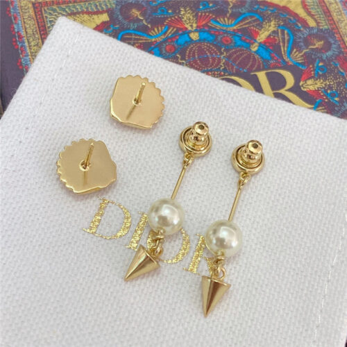 High Quality Luxury Dior Shell Pearl Earrings