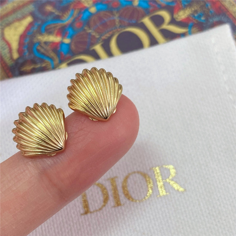 High Quality Luxury Dior Shell Pearl Earrings product detail