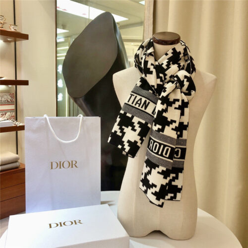 High Quality Luxury Dior 30 Montaigne Scarfs product detail