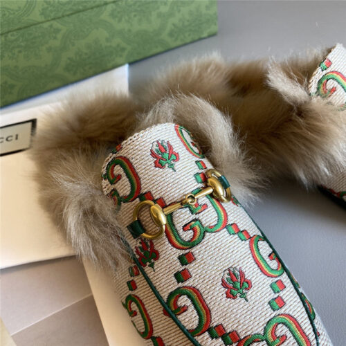 High Quality Luxury Gucci 100 Princetown Fur Slippers – Style 20755 product detail
