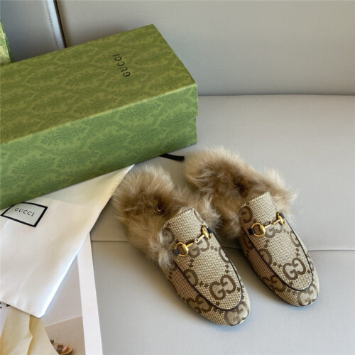 High Quality Luxury Gucci 100 Princetown Fur Slippers