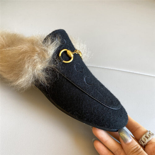 High Quality Luxury Gucci 100 Princetown Fur Slippers – Style 82899 product detail