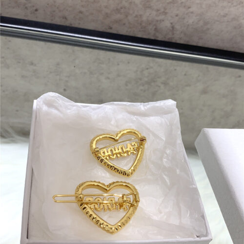 High Quality Luxury Dior D Letter Brooch product detail