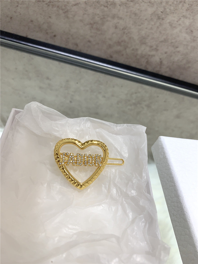 High Quality Luxury Dior D Letter Brooch product detail