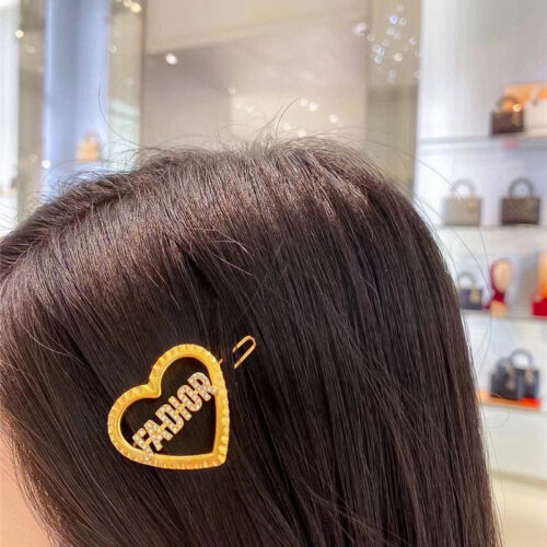 High Quality Luxury Dior D Letter Brooch product detail
