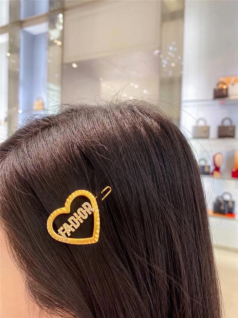 High Quality Luxury Dior D Letter Brooch product detail