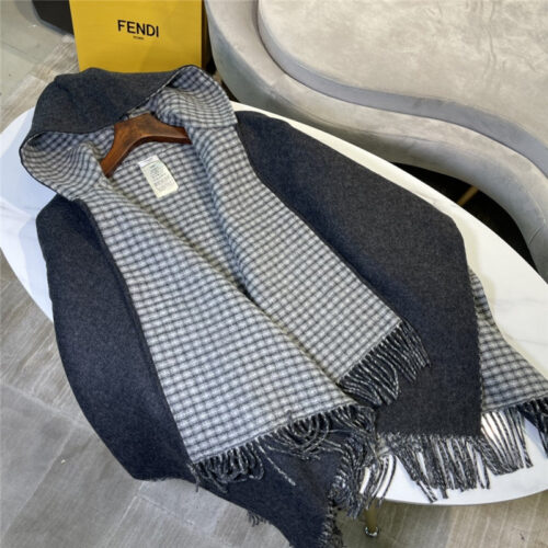 High Quality Luxury Fendi Cashmere Hooded Cloak product detail