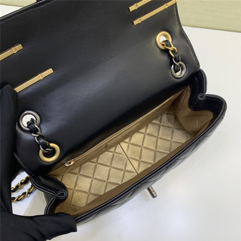 High Quality Luxury Chanel Badge CF Metal Decorative Chain Bag Large product detail