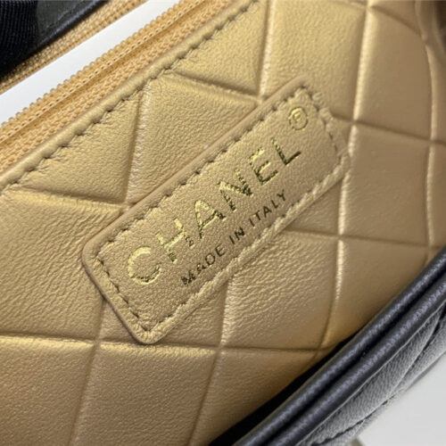 High Quality Luxury Chanel Badge CF Metal Decorative Chain Bag Large product detail
