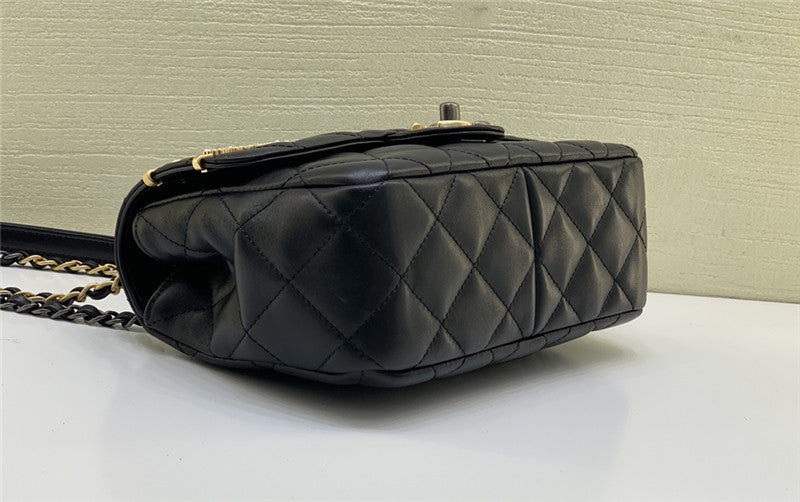 High Quality Luxury Chanel Badge CF Metal Decorative Chain Bag Large product detail