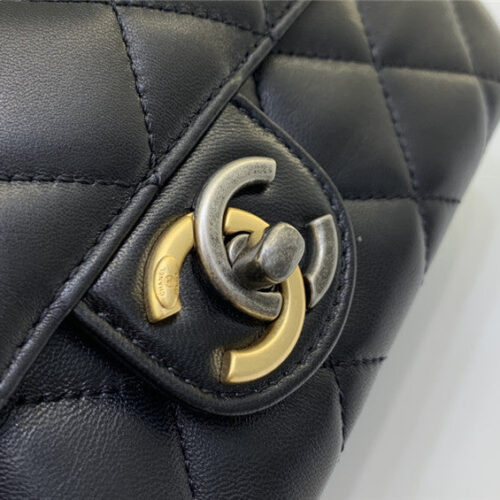 High Quality Luxury Chanel Badge CF Metal Decorative Chain Bag Large product detail
