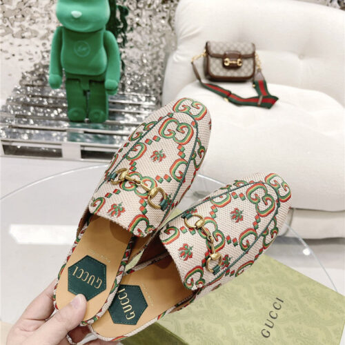 High Quality Luxury Gucci Horsebit Half Slippers – Style 81043 product detail