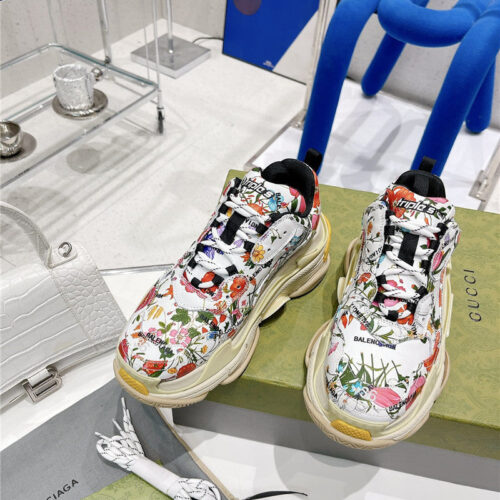 High Quality Luxury Gucci X Balenciaga Triple S Sneakers – Style 05187 product detail