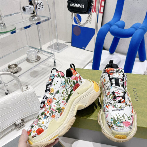 High Quality Luxury Gucci X Balenciaga Triple S Sneakers – Style 05187 product detail