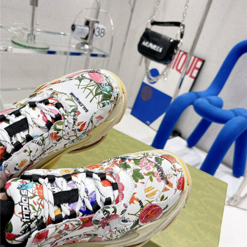 High Quality Luxury Gucci X Balenciaga Triple S Sneakers – Style 05187 product detail